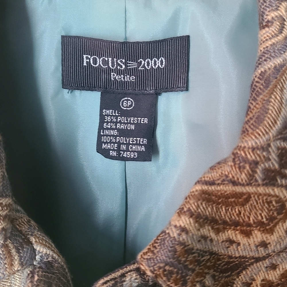 Focus 2000 Button Down - Picture 8 of 14